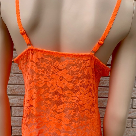 Fredericks of Hollywood - Picture 3 of 4